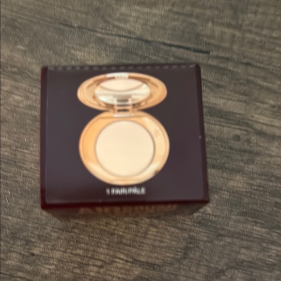 Charlotte Tilbury Airbrush Flawless Finish in Fair - Picture 2 of 2